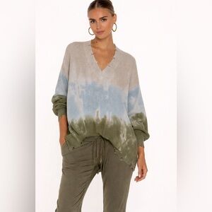 Young Fabulous & Broke Run Away Distressed Ombre Chunky Oversized Sweater M/L